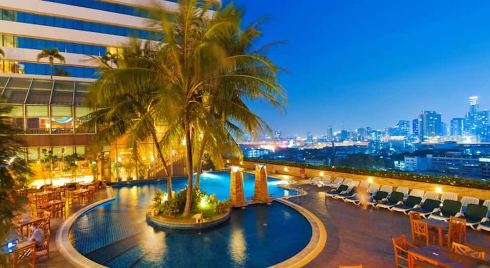 pool hotel bangkok