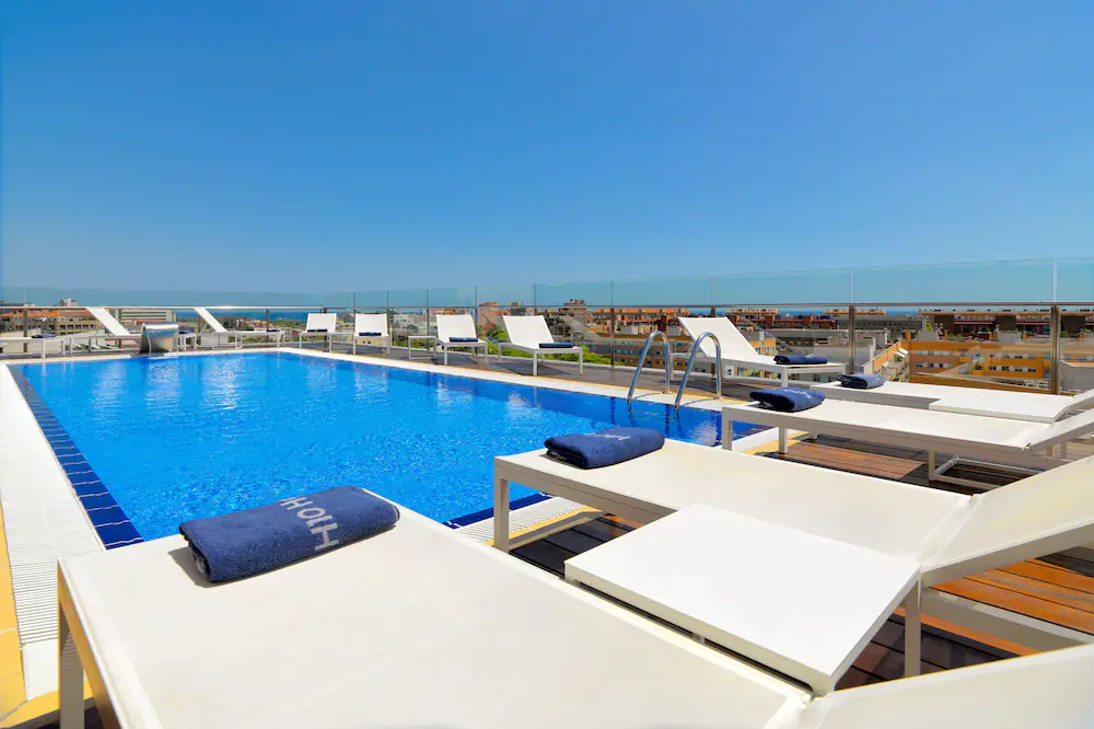 barcelona hotel swimmingpool