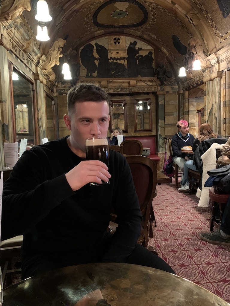 rejsekris london pub