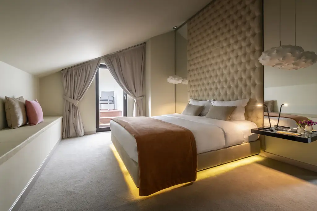 9hotel mercy lissabon bairro alto