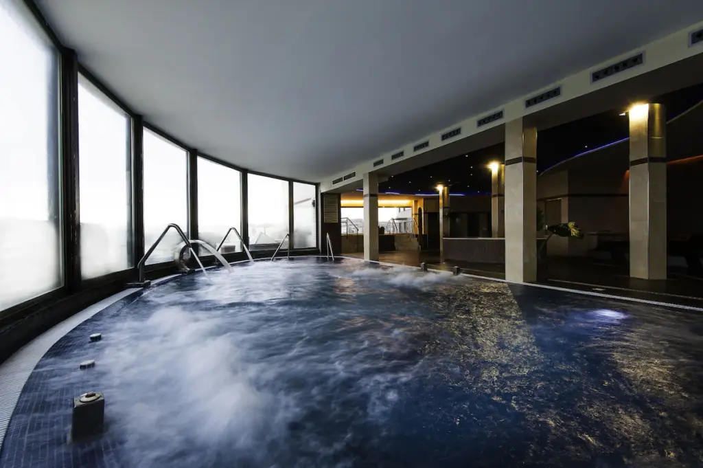 Kn Hotel Arenas del Mar indendørs pool