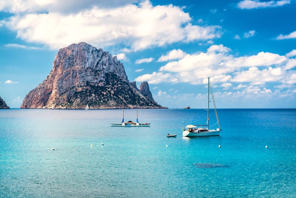 hvor skal man bo på ibiza