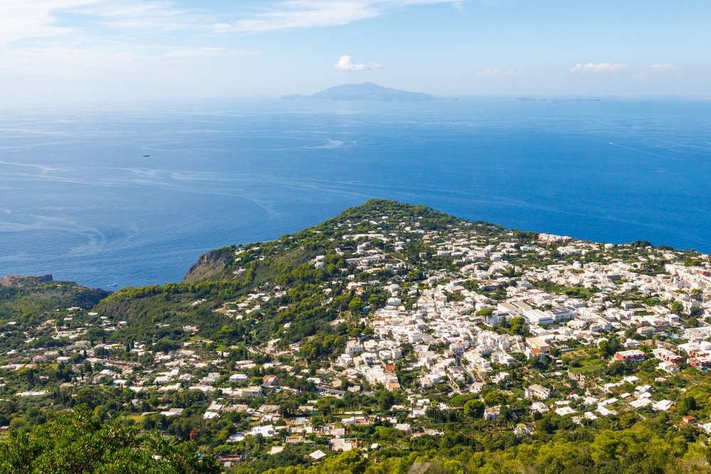 Udsigt over Anacapri fra stoleliften til Monte Solaro på Capri