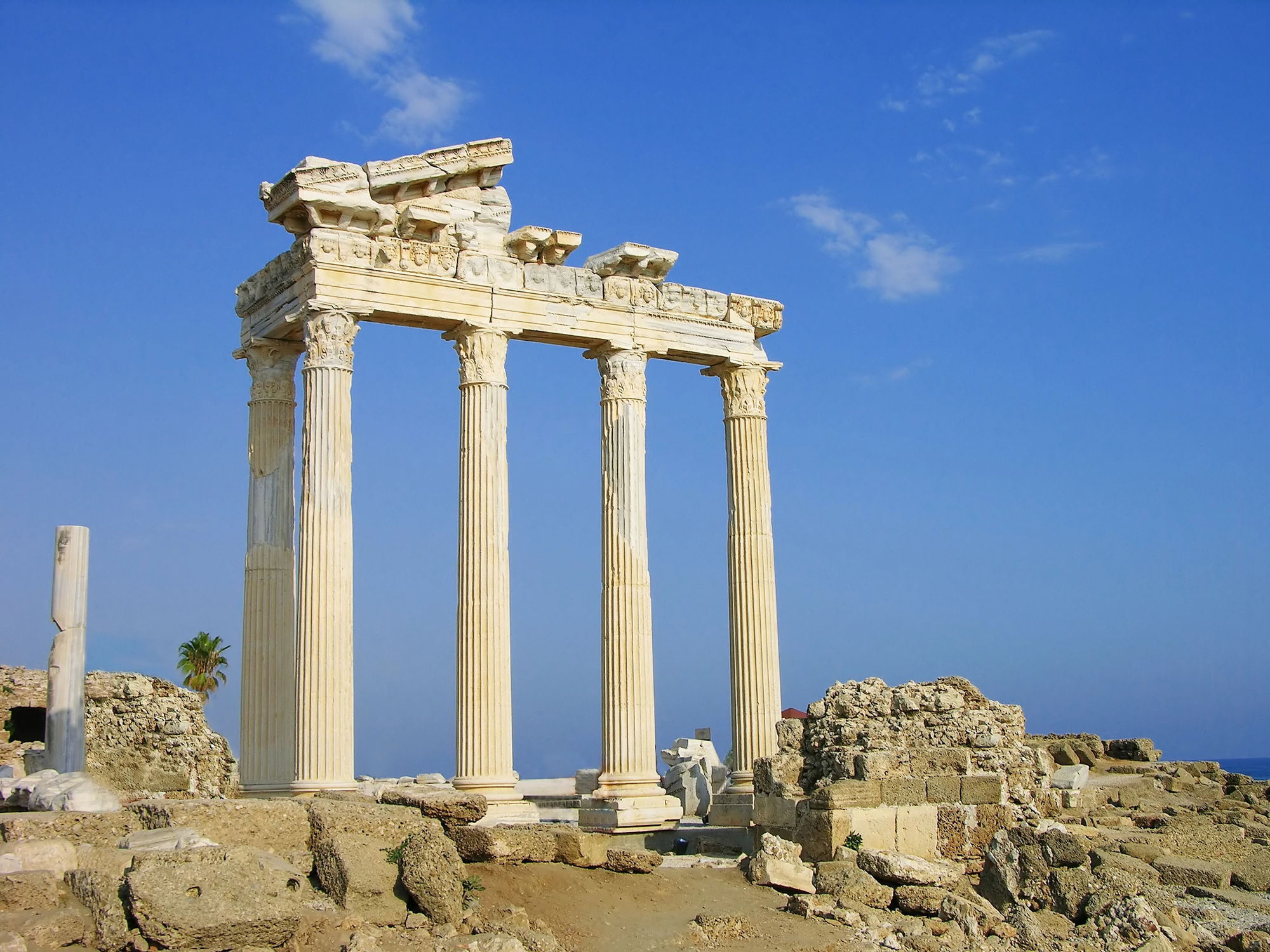 Ruinerne af Apollon-templet i Side ved solnedgang