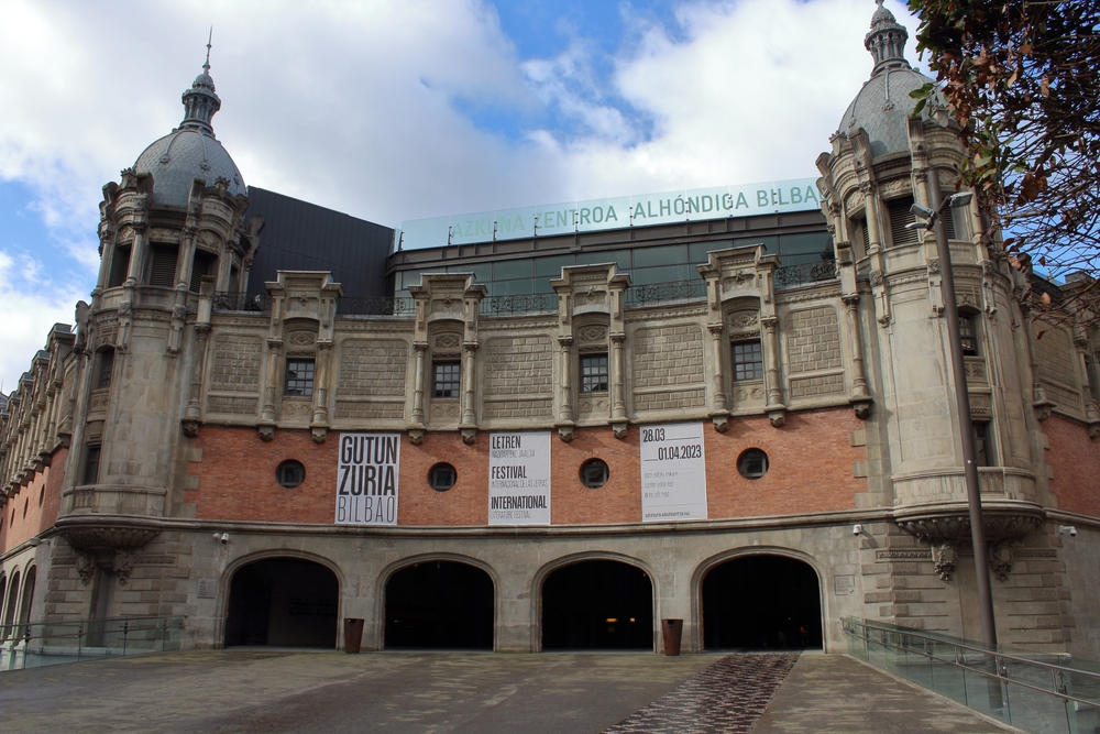 Kulturhuset Azkuna Zentroa i Indautxu i Bilbao