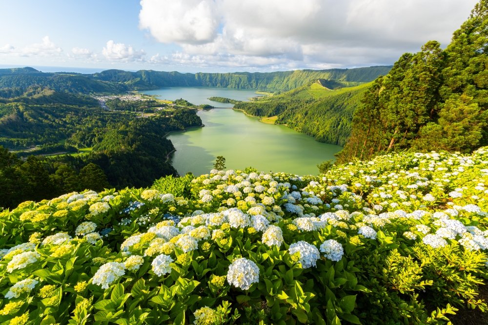 Miradouro da Vista do Rei over Lagoa Azul og Lagoa Verde