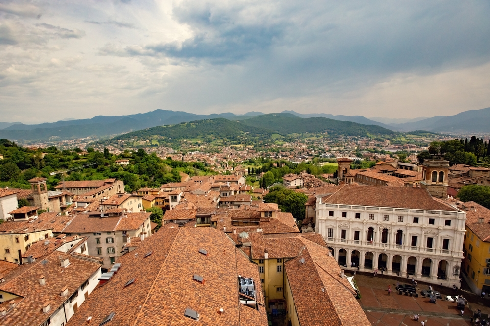 Luftfoto af Città Alta i Bergamo