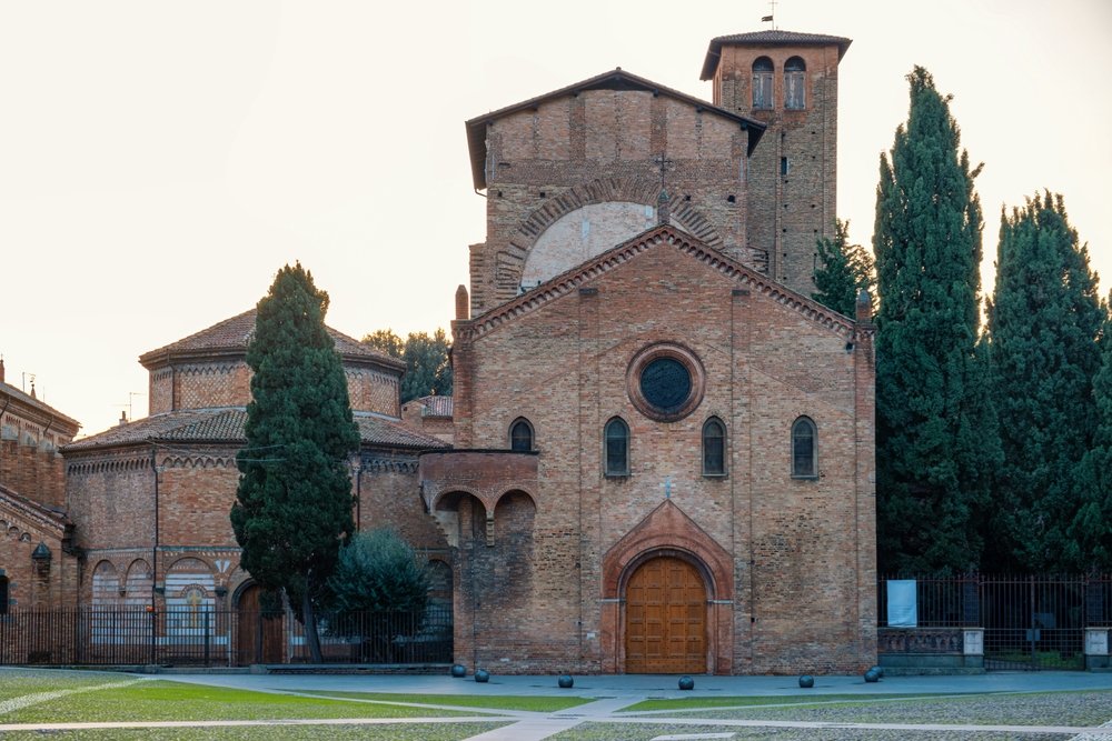Kirkekomplekset Santo Stefano og de syv kirker på Piazza Santo Stefano i Bologna