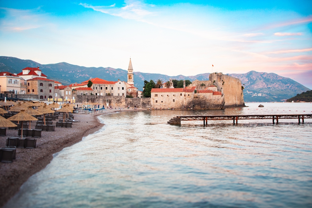 Old Town og stranden i Budva