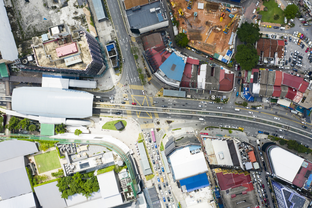 Vejkryds i Bukit Bintang i Kuala Lumpur set fra oven