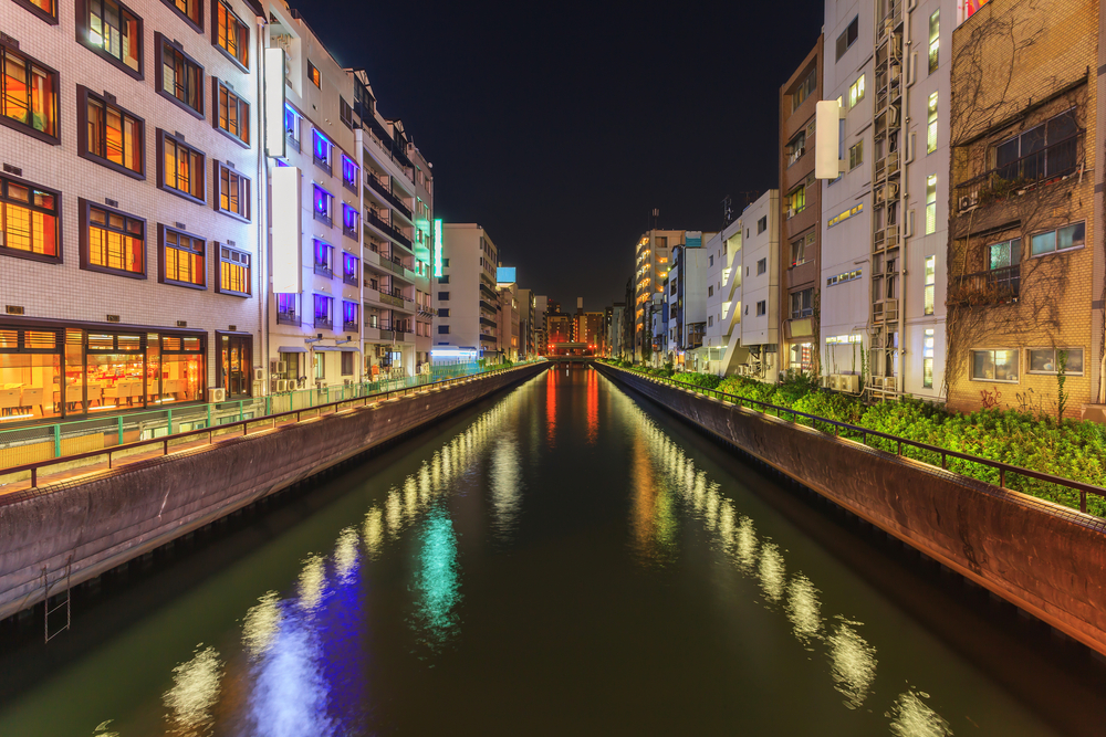 Dotonbori-kanalen i Namba i Osaka om aftenen