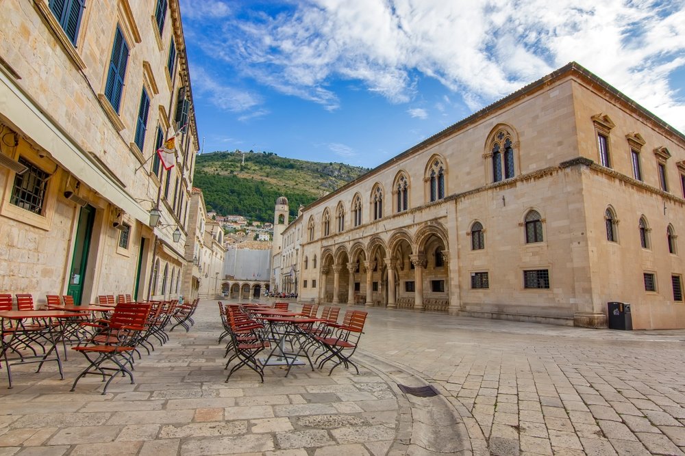 Rektorpaladset i Dubrovnik med den gotiske søjlegang