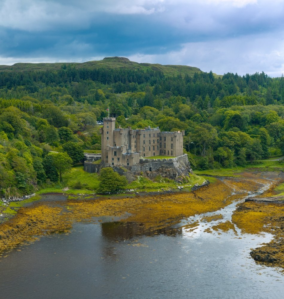 Dunvegan Castle ved bugten Loch Dunvegan på Isle of Skye
