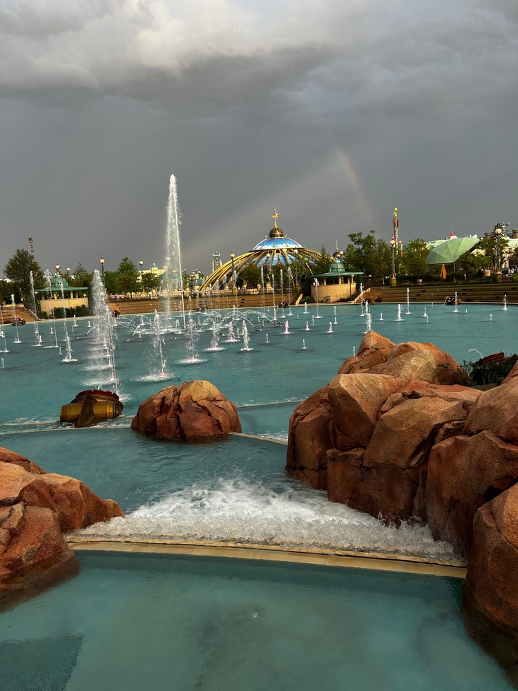 Universal Epic Universe i Orlando efter en regnvejrsdag