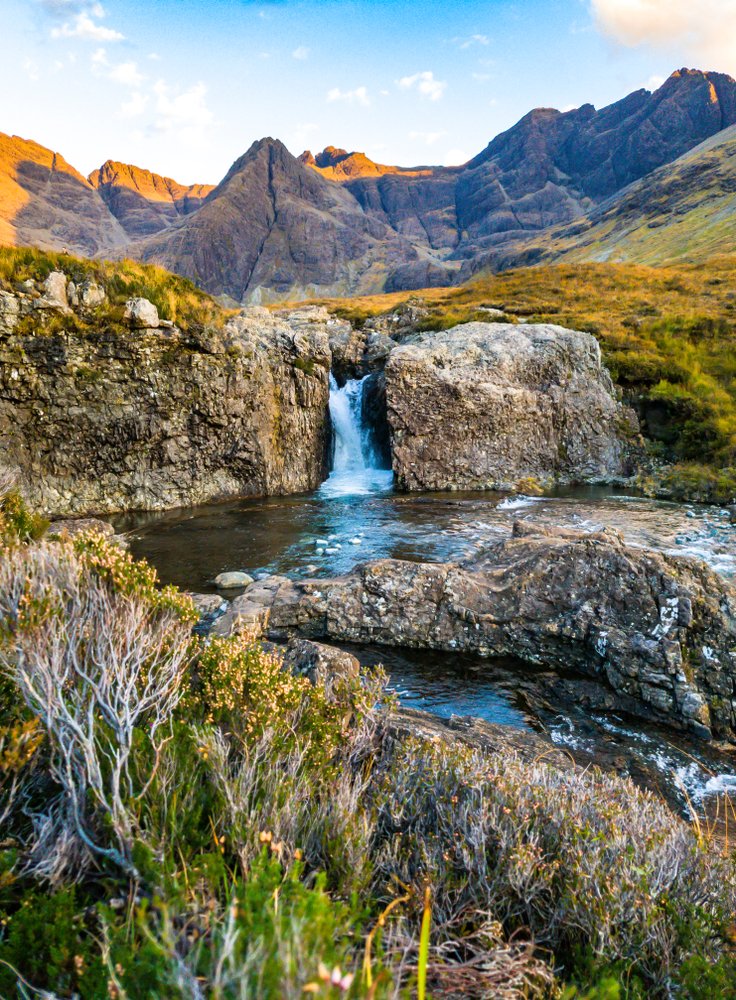 Fairy Pools i Glen Brittle med Cuillin-bjergene i baggrunden på Isle of Skye