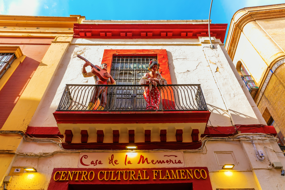 Facaden på flamencostedet Casa de la Memoria i Sevilla