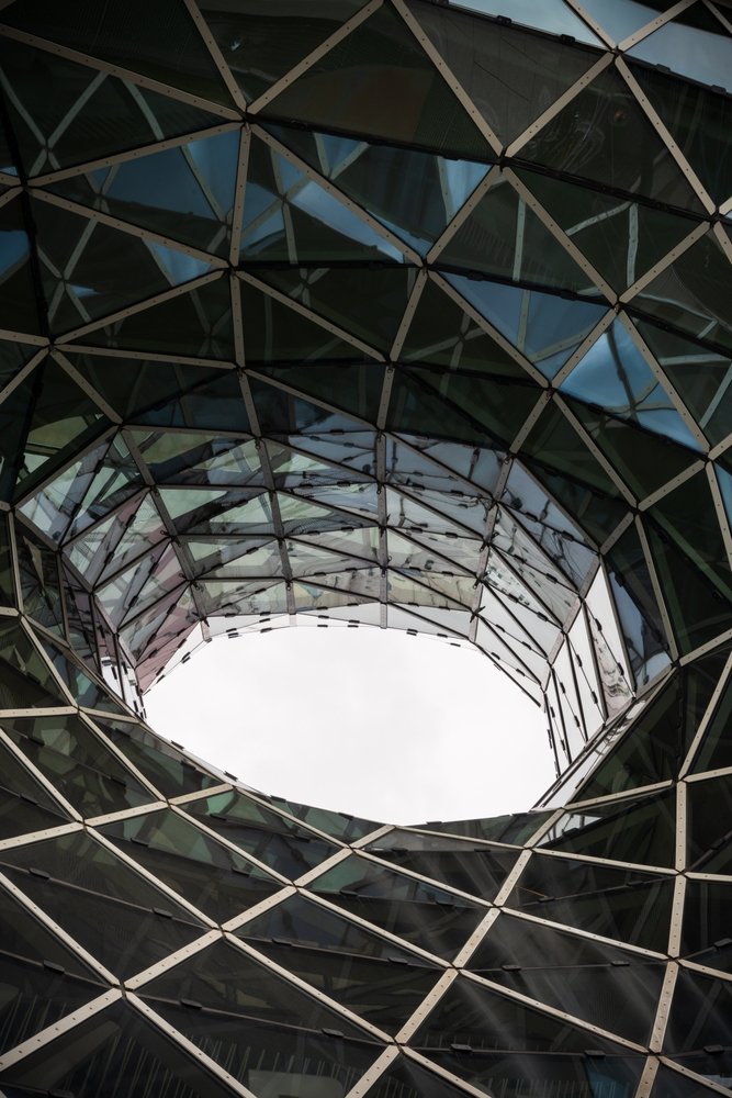 Det tragtformede glastag på indkøbscentret MyZeil på Zeil i Frankfurt
