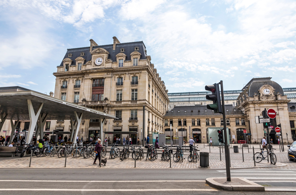 Facaden på Gare Saint-Jean i Bordeaux