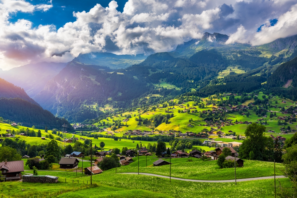 Grindelwald i de schweiziske alper om sommeren