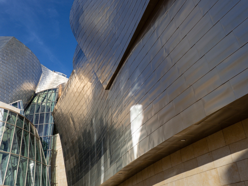 Guggenheim-museet tegnet af Frank Gehry i Abandoibarra i Bilbao