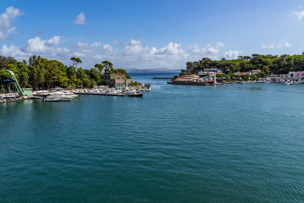 Havnen i Ischia Porto