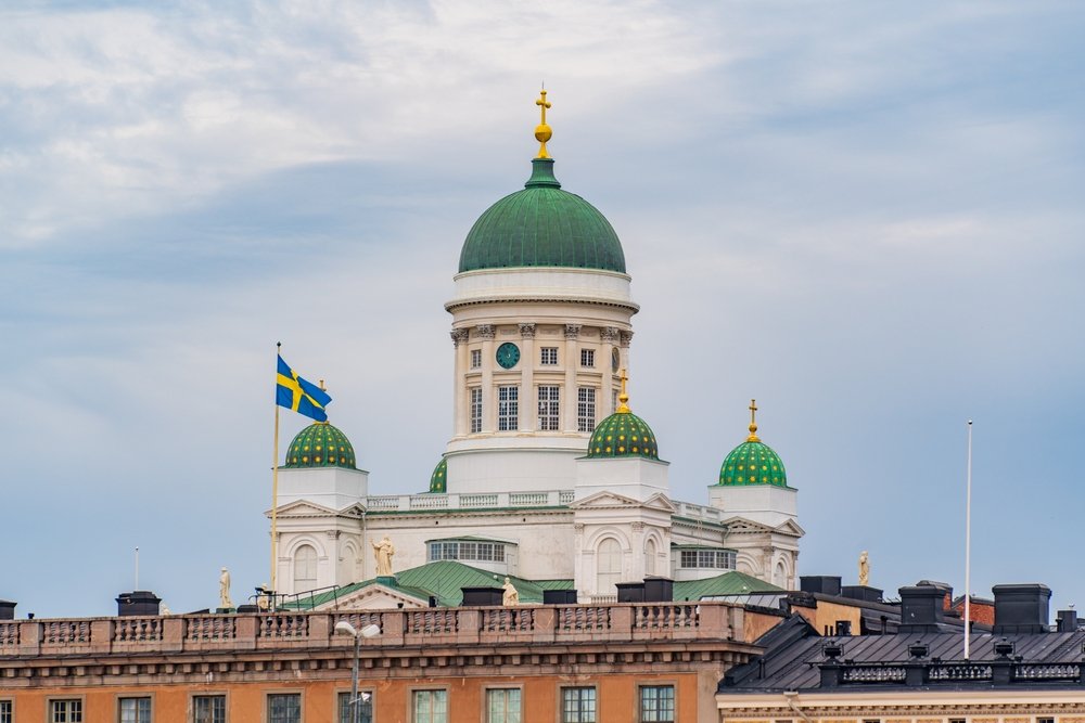 Domkirken med de grønne kupler på Senatspladsen i Helsinki