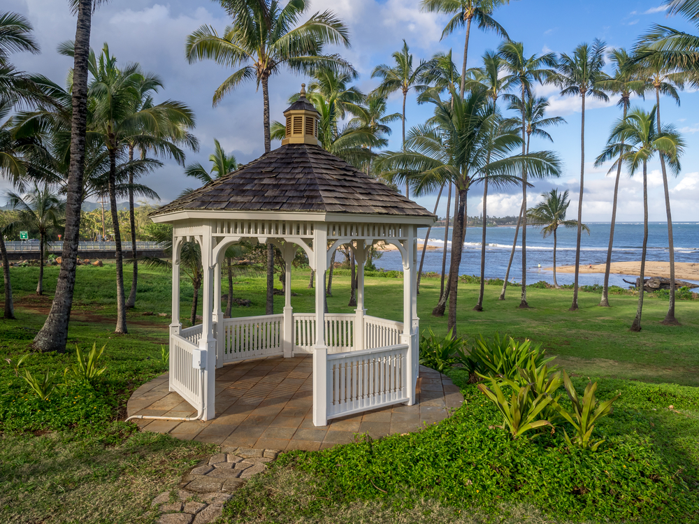 Den gamle anlægsbro ved kyststien i Kapa'a på Kauai