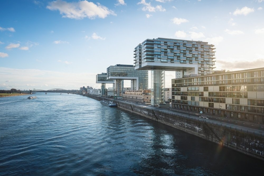 De tre Kranhäuser i Rheinauhafen ved Südstadt i Köln