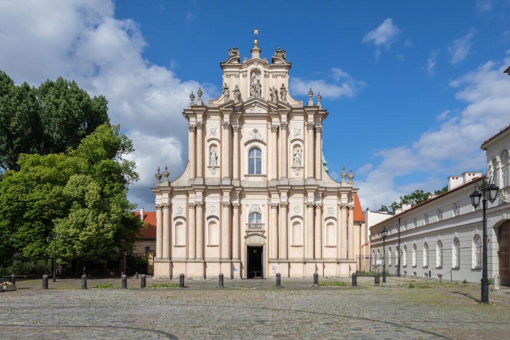 Visitantinerkirken på gaden Krakowskie Przedmieście i Warszawa