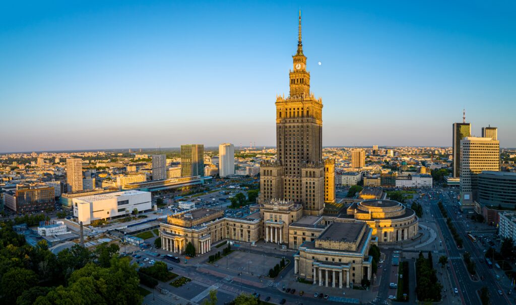 Kulturpaladset i centrum af Warszawa set fra luften