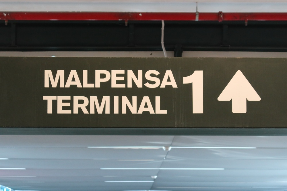 Skilt ved Terminal 1 i Milano Malpensa Lufthavn