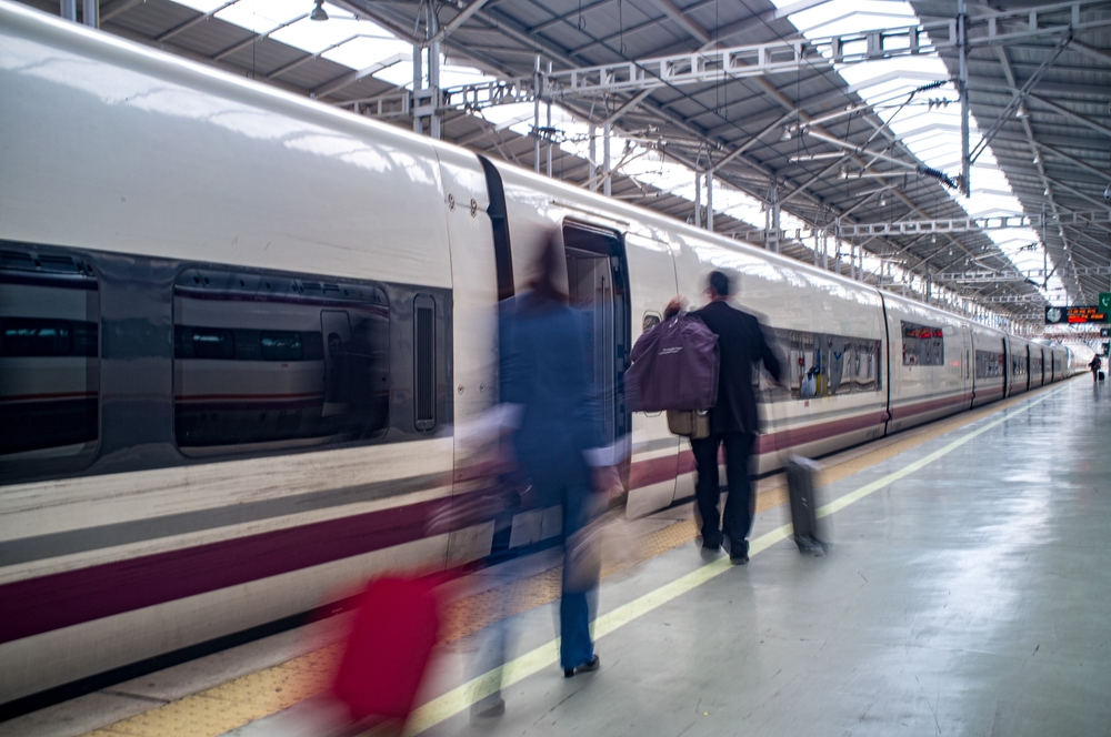 Højhastighedstog på stationen María Zambrano i Malaga