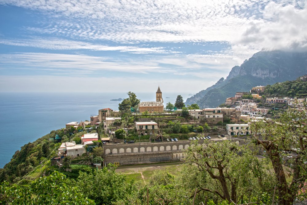 Landsbyen Montepertuso højt over Positano på Amalfikysten