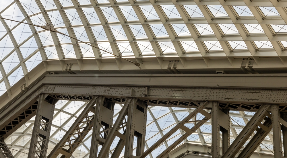 Glastaget i Moynihan Train Hall ved Penn Station i New York