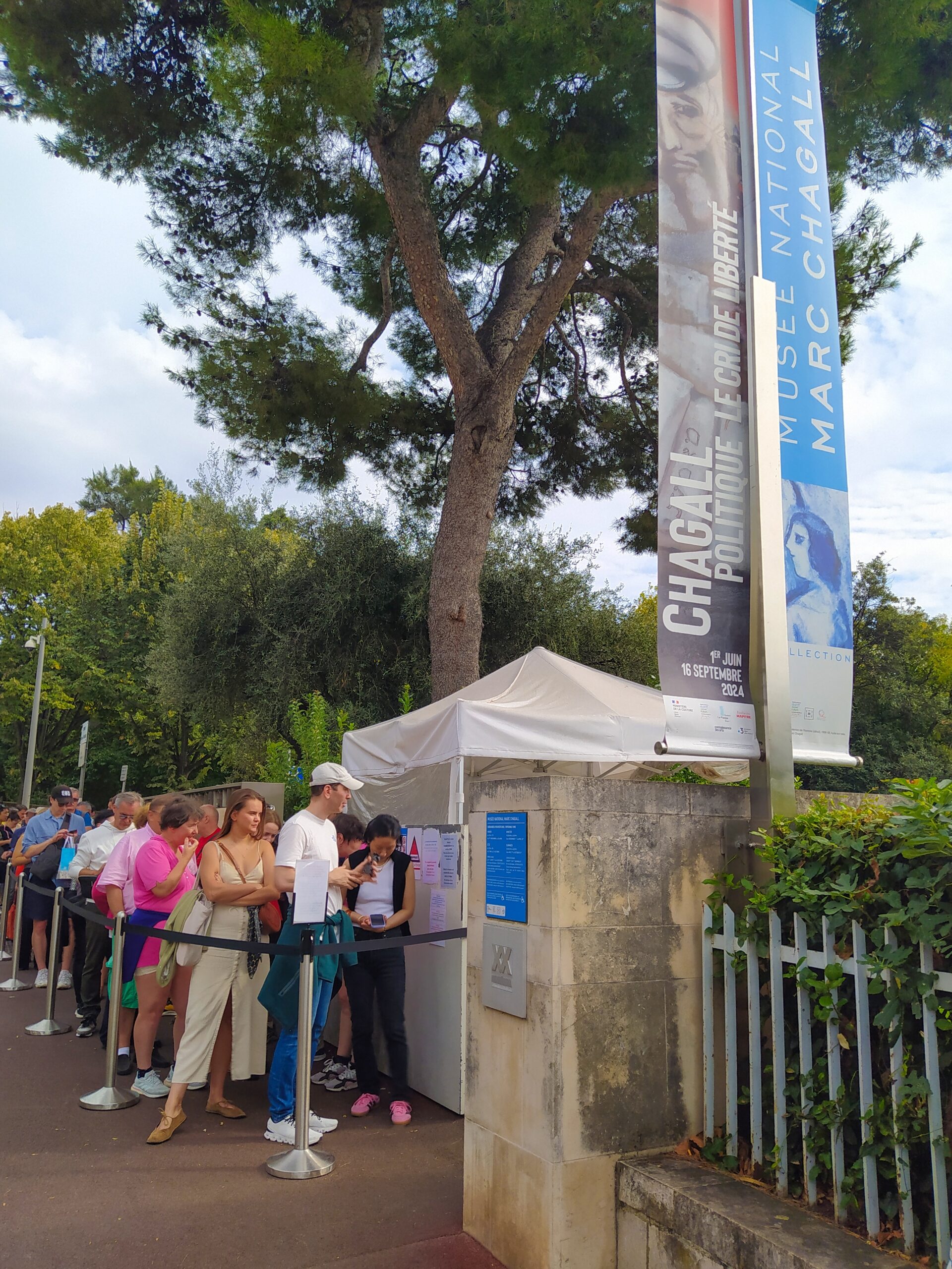 Indgangen til Musée National Marc Chagall i Nice