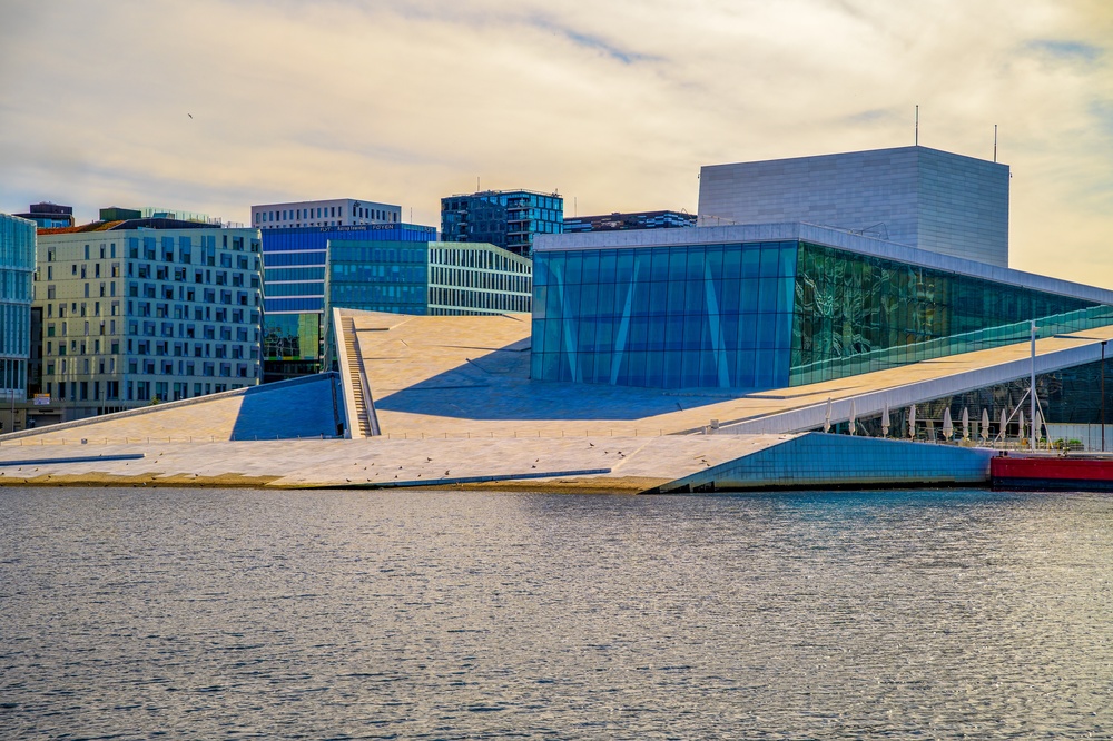 Operahuset i Oslo med det skrå marmortag