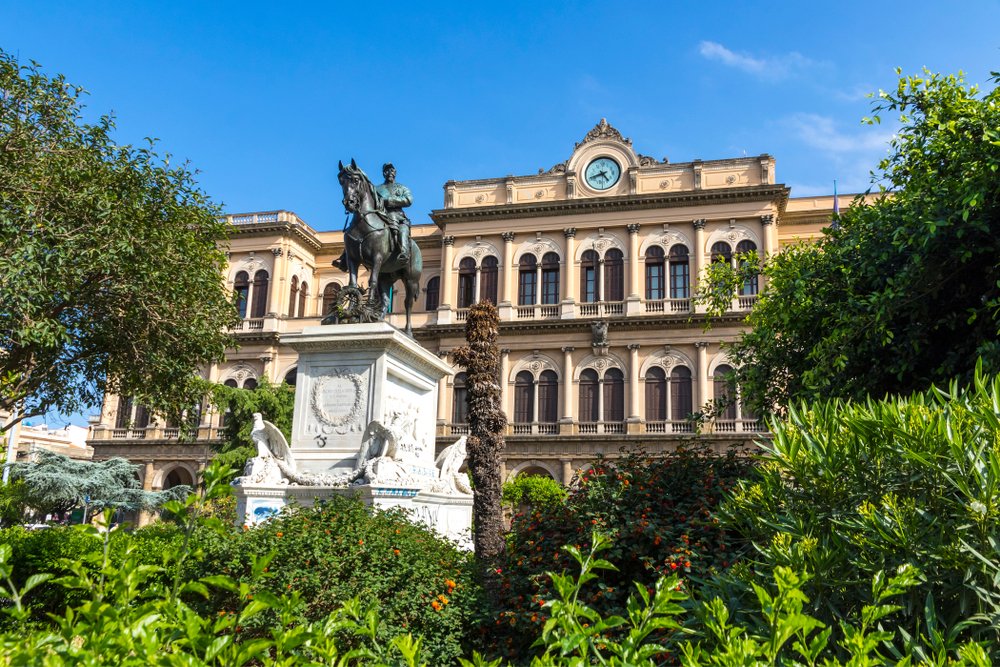 Facaden på Palermo Centrale
