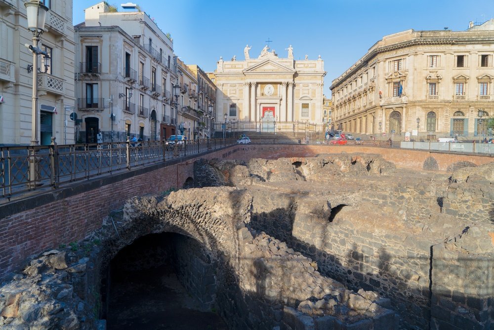 Piazza Stesicoro med det romerske amfiteater i Catania