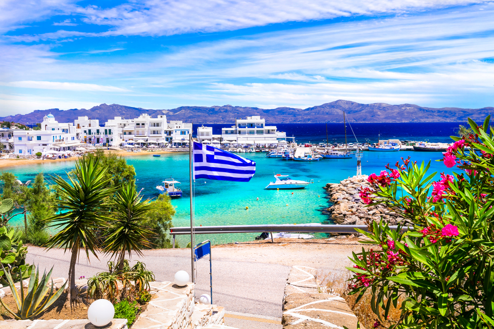 Kystbyen Piso Livadi på Paros