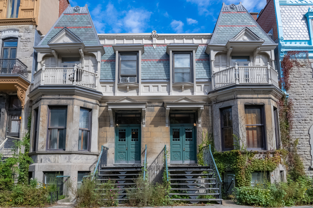 Victoriansk hus med udvendig trappe i Le Plateau-Mont-Royal i Montreal