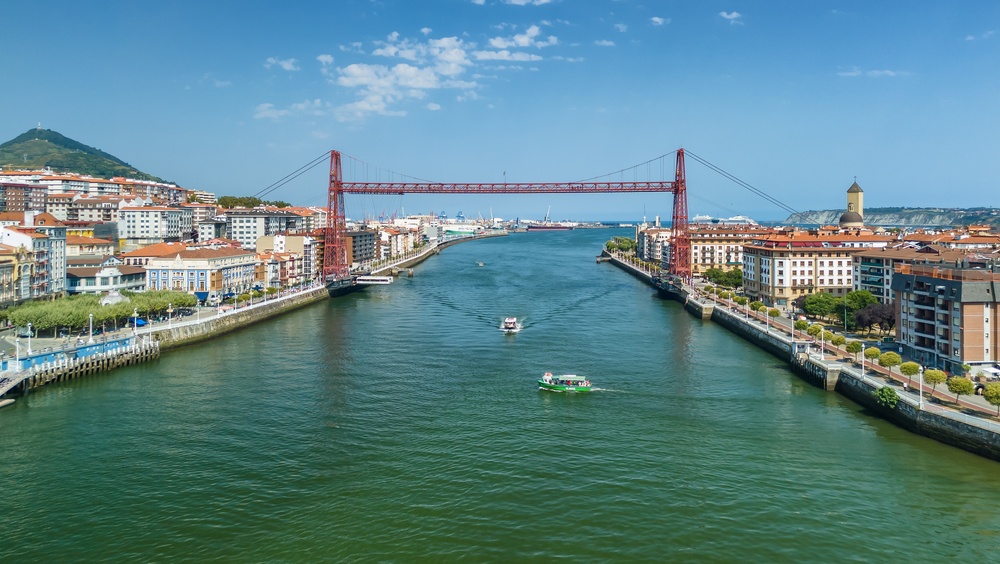 Luftfoto af Vizcaya-broen Puente Bizkaia ved Getxo