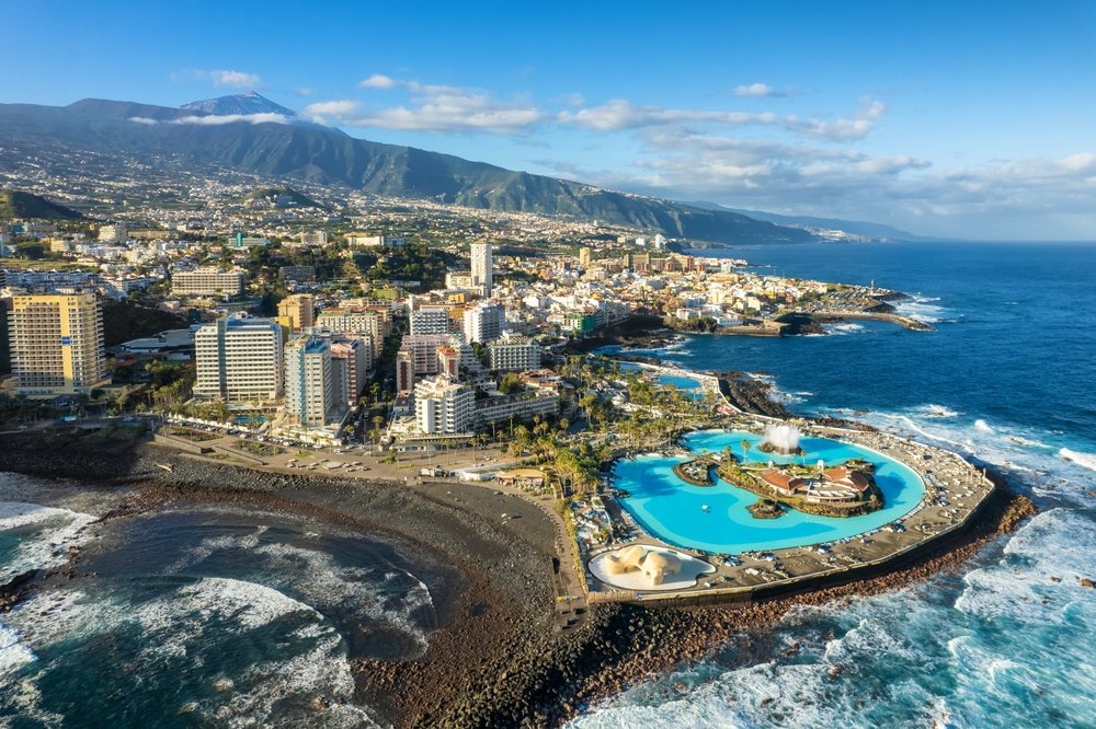 Puerto de la Cruz med Teide i baggrunden