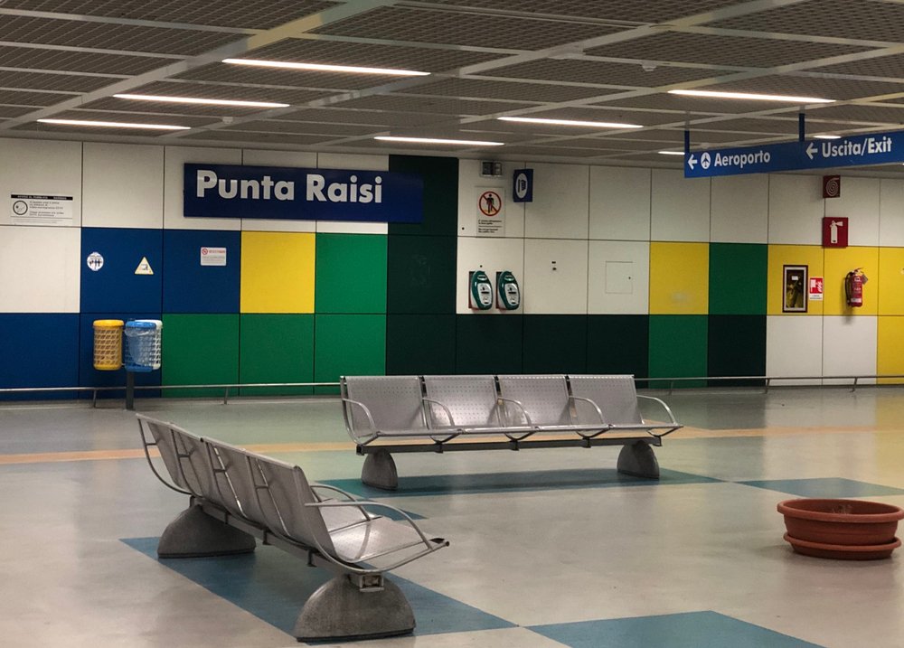 Punta Raisi-stationen i Palermo Lufthavn
