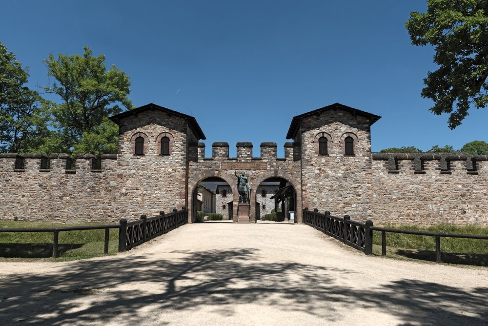 Hovedporten til Römerkastell Saalburg ved Bad Homburg