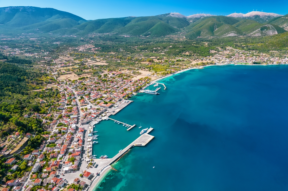 Havnebyen Sami på Kefalonia set fra luften