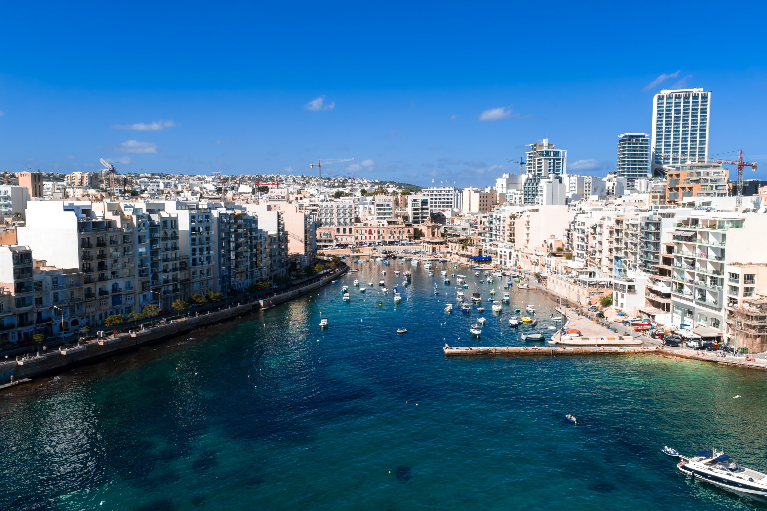 Spinola Bay i St. Julian's set fra luften