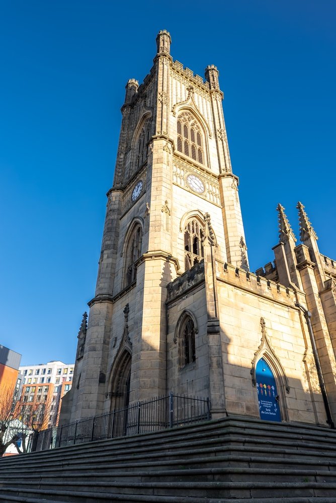 Ruinen af St Luke's Bombed Out Church for enden af Bold Street