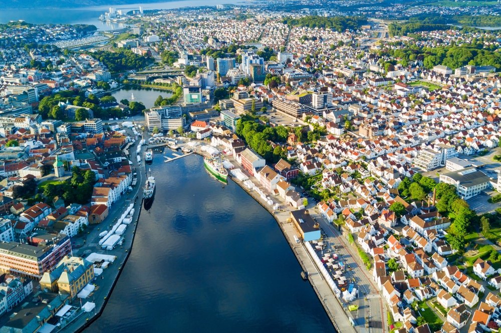 Havnen Vågen og Old Town i Stavanger set fra luften