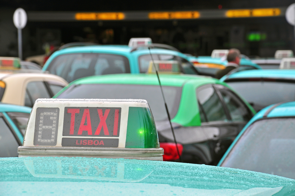 Taxaer i kø ved Lissabon Lufthavn