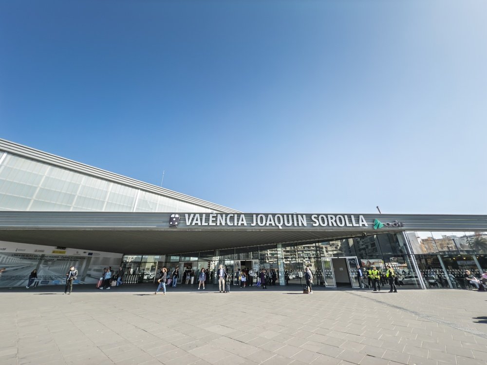 Stationen Joaquín Sorolla i Valencia, hvor AVE og Euromed kører fra